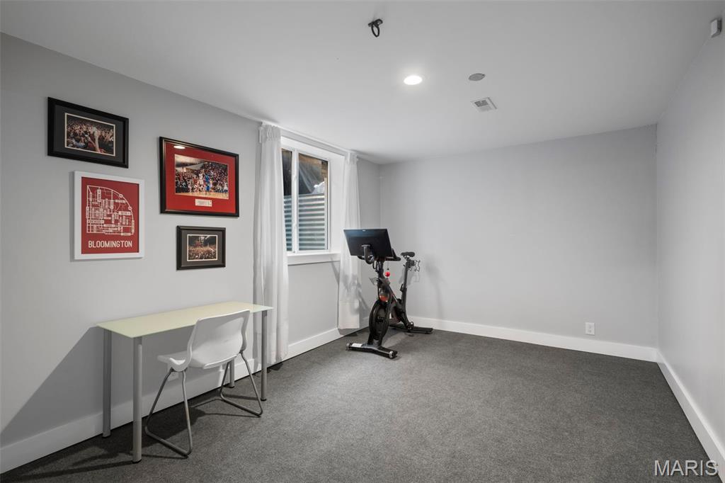 2250 S Jefferson Avenue