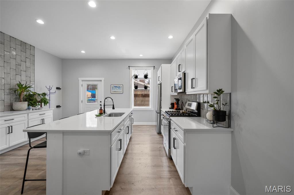 2250 S Jefferson Avenue