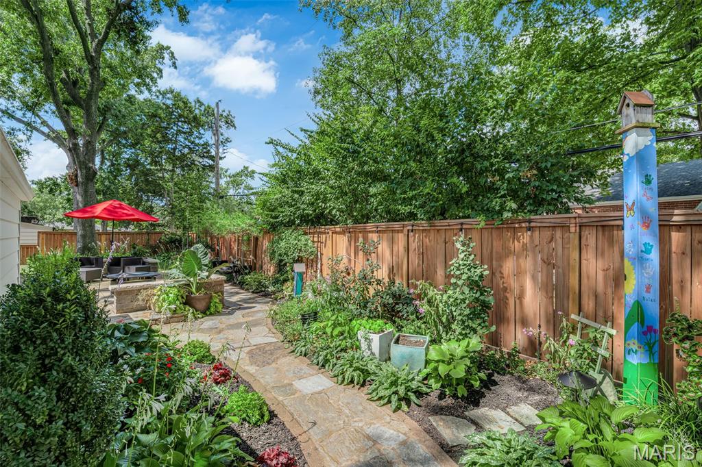 533 Bedford Oaks Drive