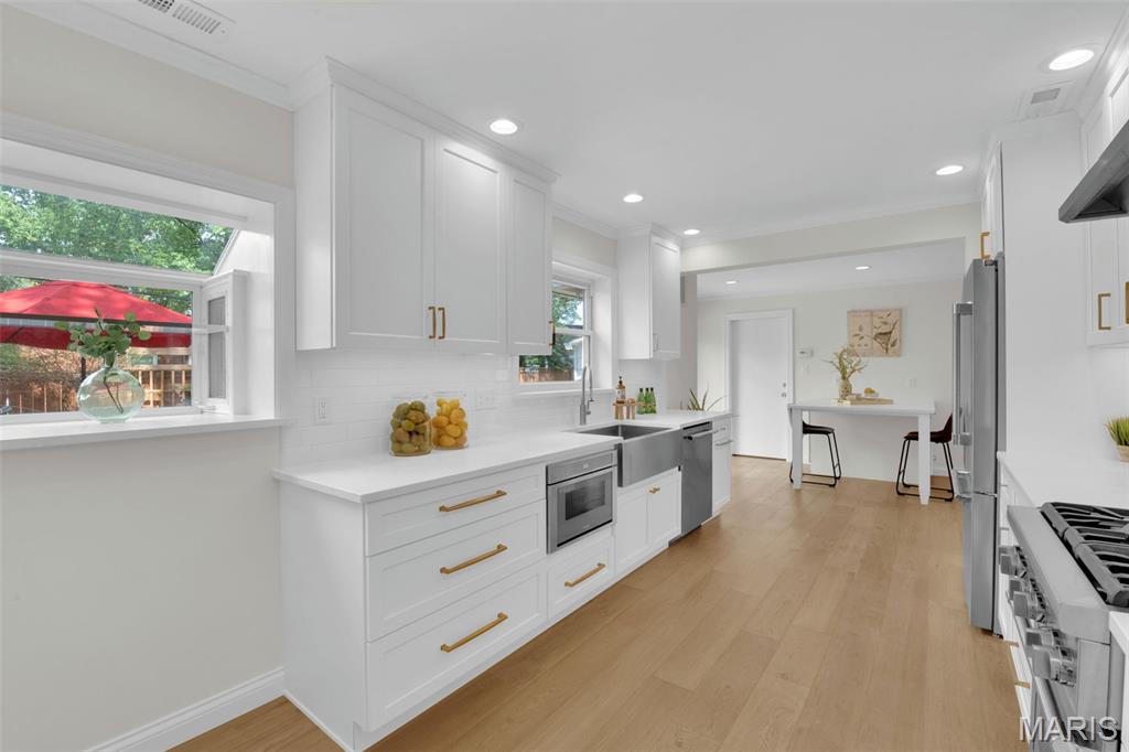 533 Bedford Oaks Drive