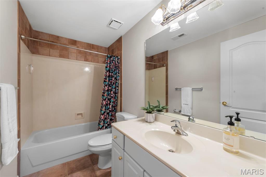 1515 Lace Bark Court