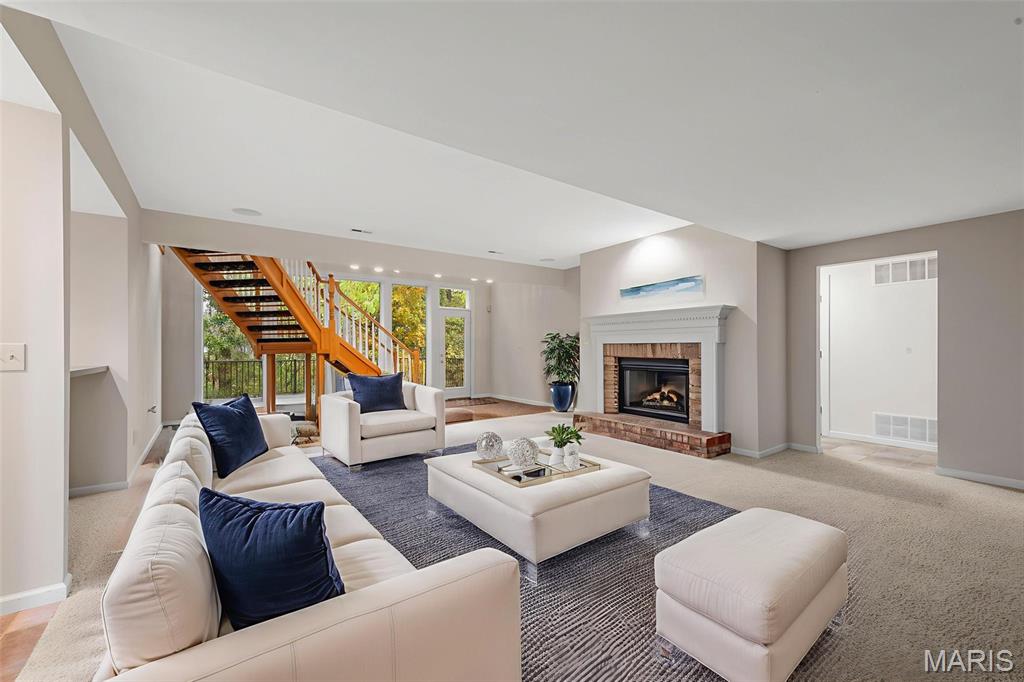 1515 Lace Bark Court