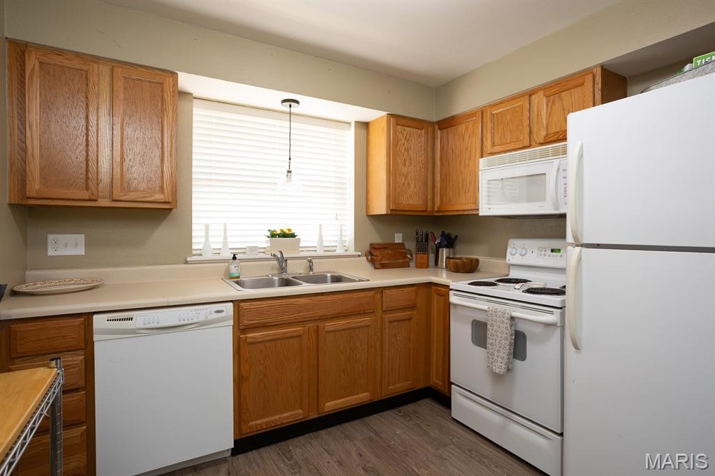 1926 Hunting Lake Court Unit: 304
