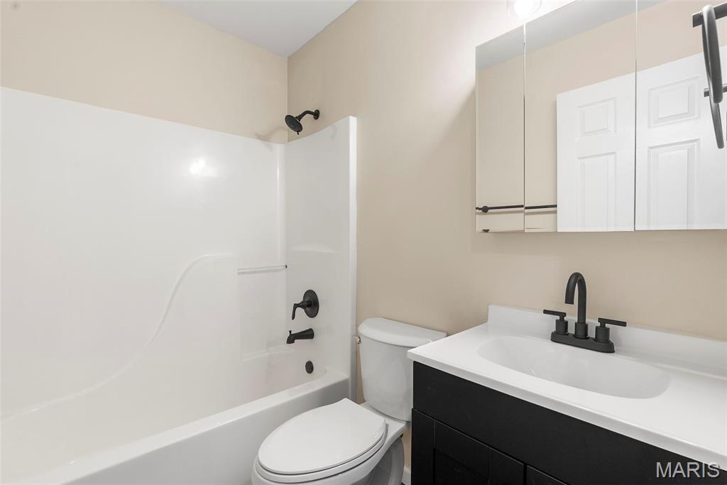 1362 Hunters Hollow Court