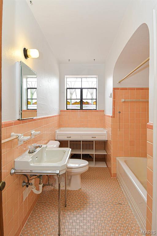 5859 Nottingham Avenue Unit: 2w