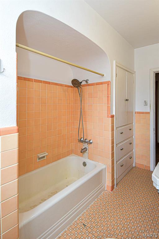 5859 Nottingham Avenue Unit: 2w