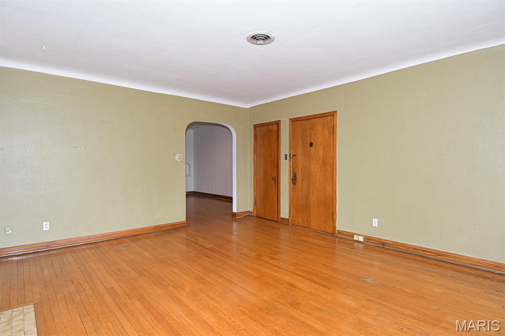 5859 Nottingham Avenue Unit: 2w