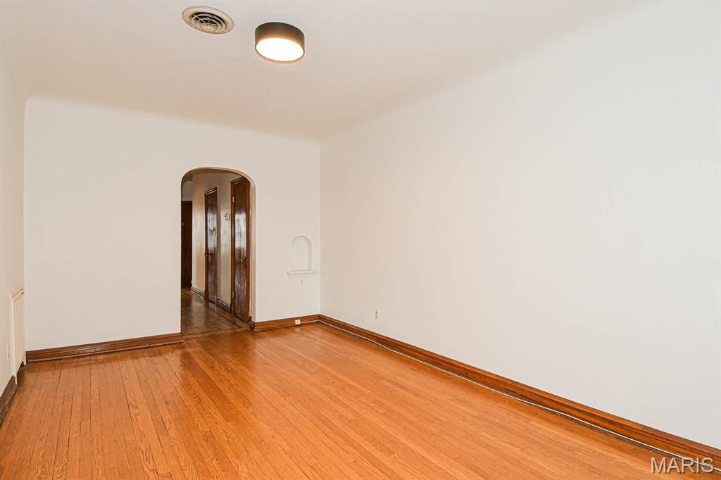 5859 Nottingham Avenue Unit: 2w