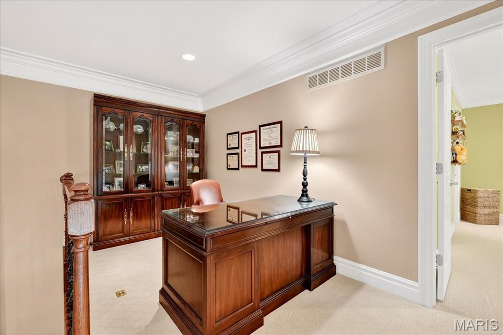 258 Meadowbrook Country Club Estate