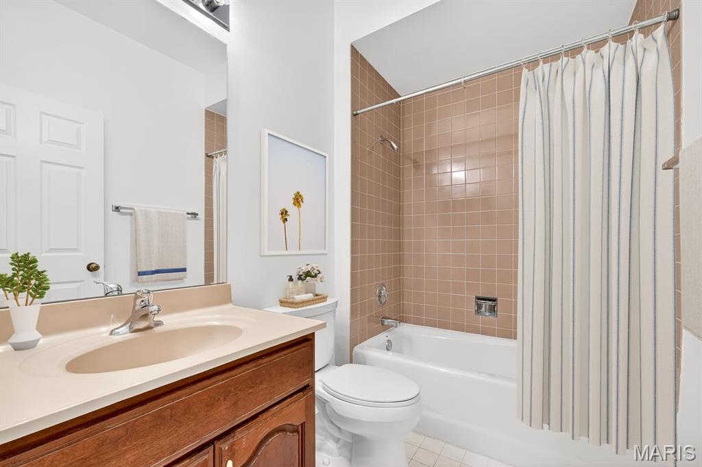 155 N Hanley Road Unit: 305