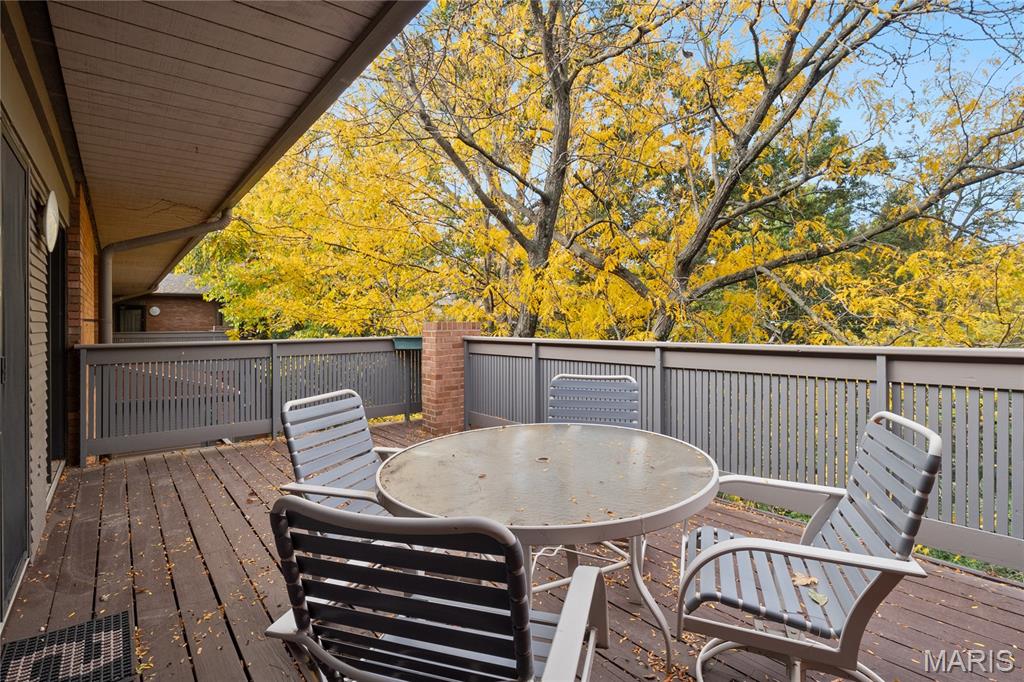 155 N Hanley Road Unit: 305