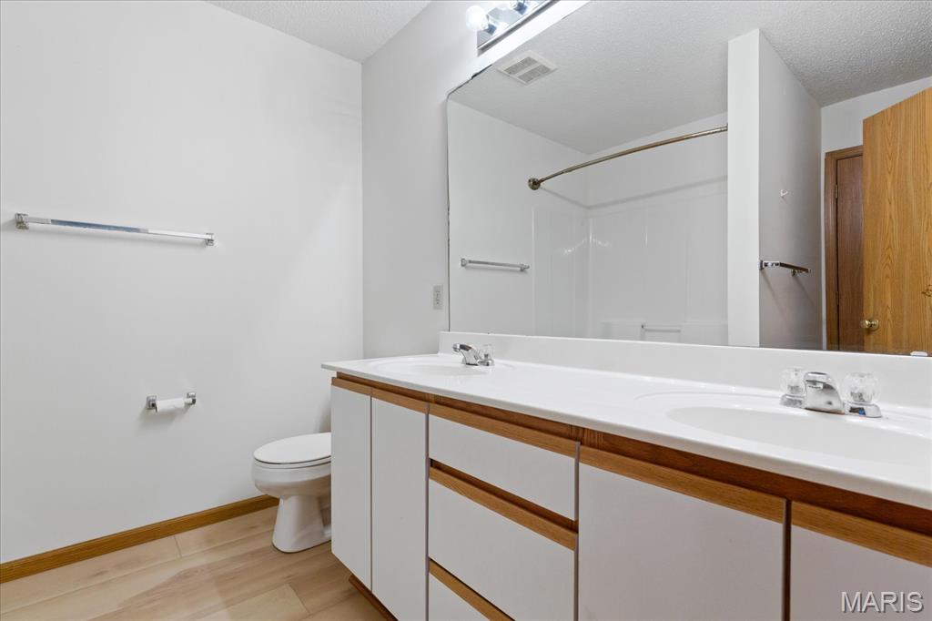 512 River Forest Drive