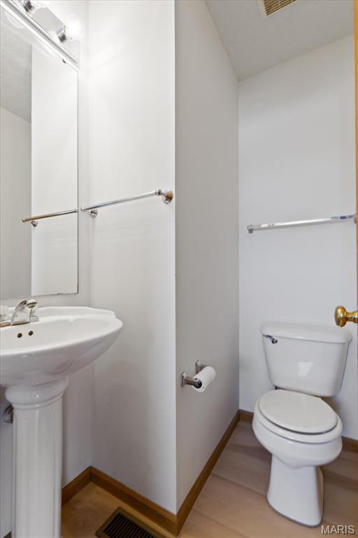 512 River Forest Drive