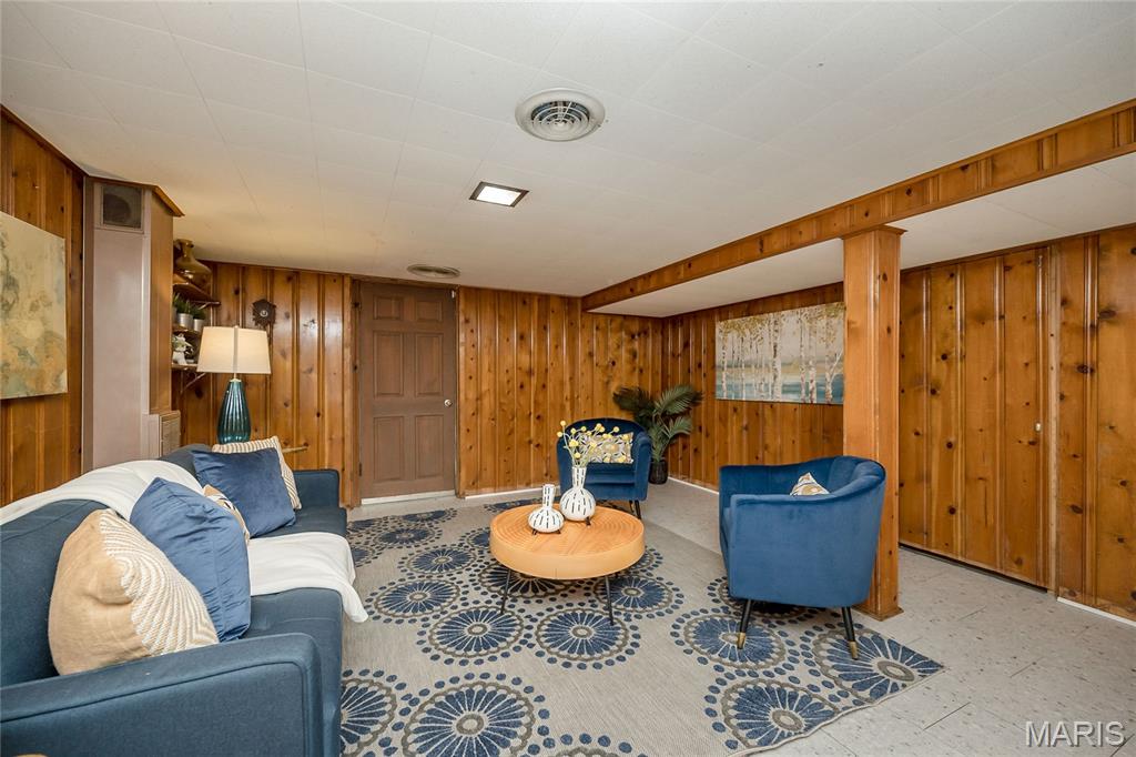 9838 Oak Haven Avenue