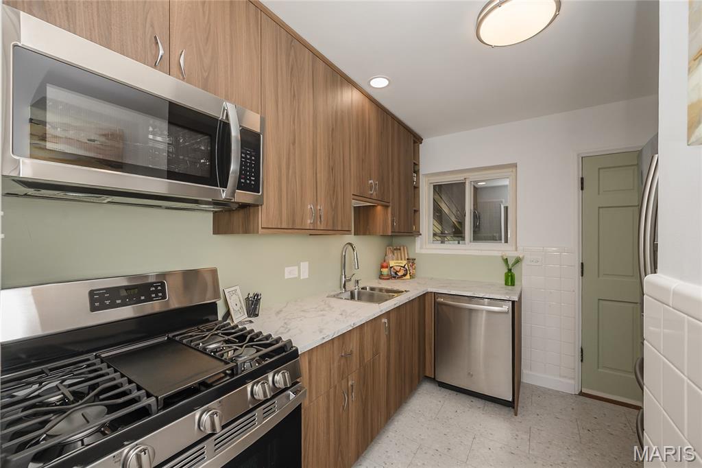 9838 Oak Haven Avenue