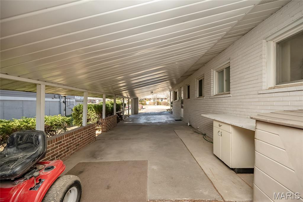 9838 Oak Haven Avenue