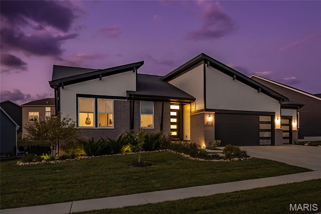 819 Upland Loop