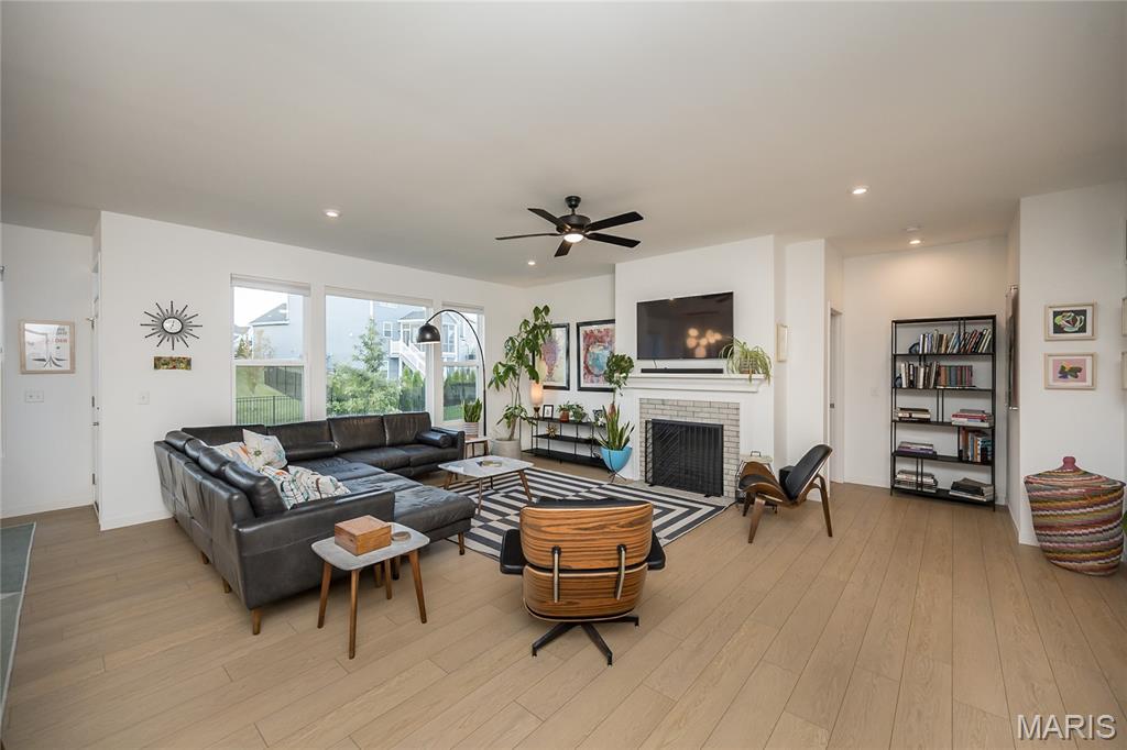 819 Upland Loop