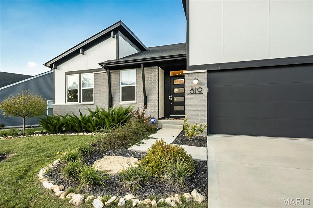 819 Upland Loop