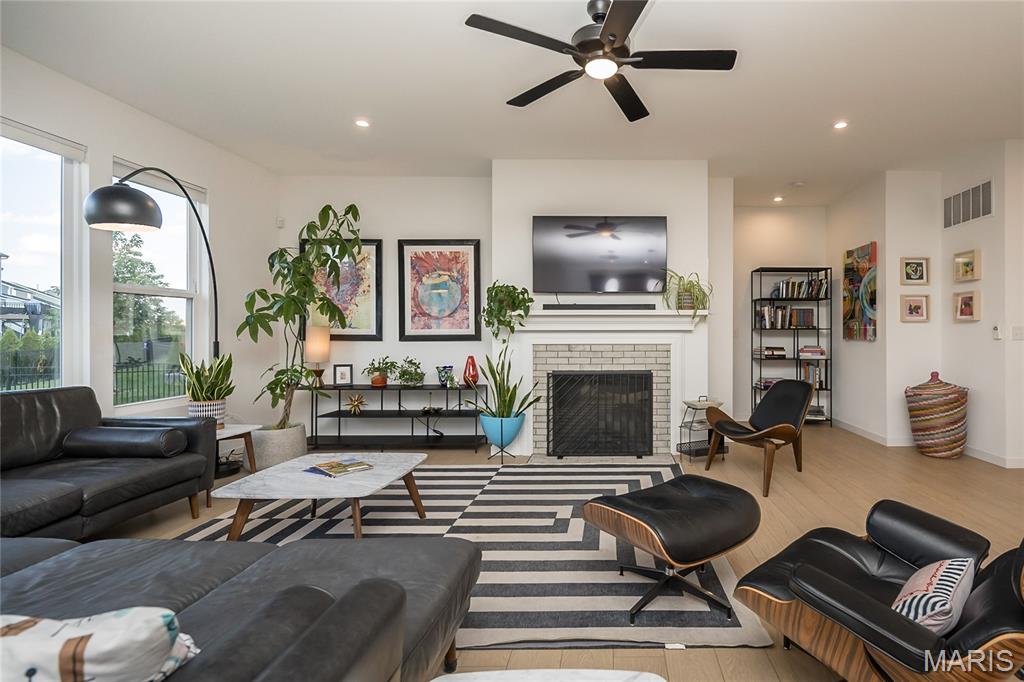 819 Upland Loop