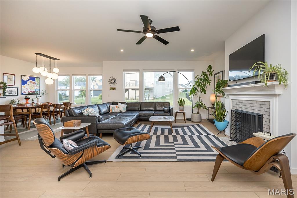819 Upland Loop