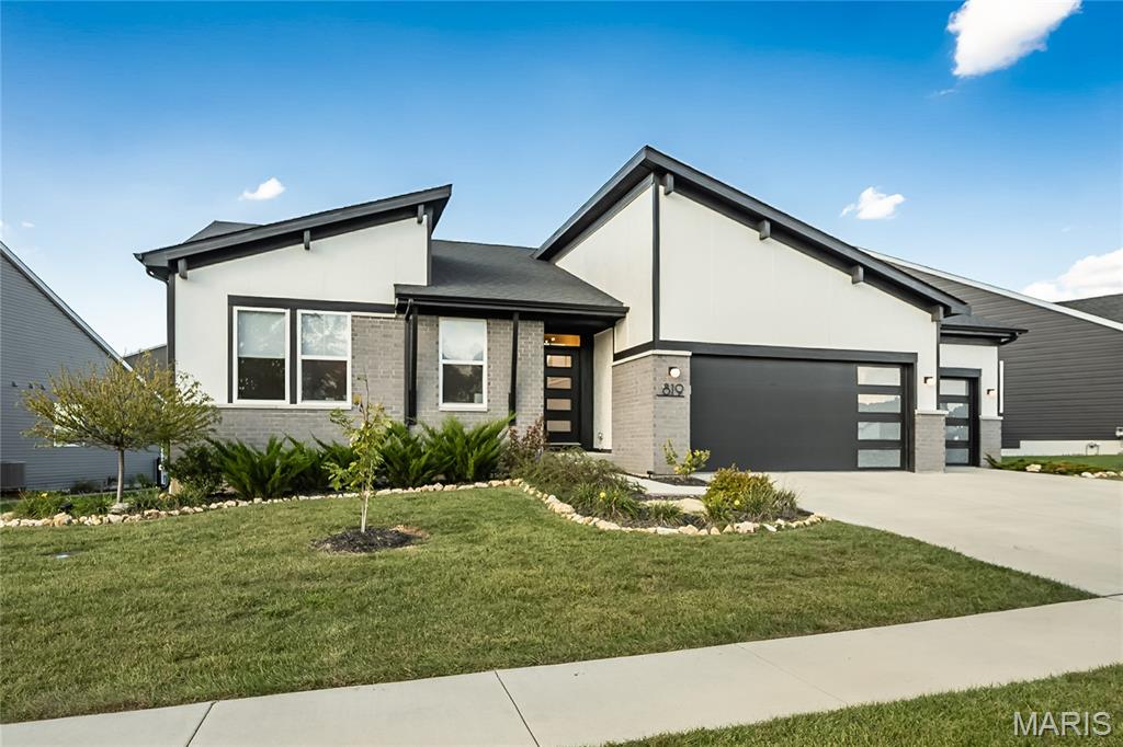 819 Upland Loop