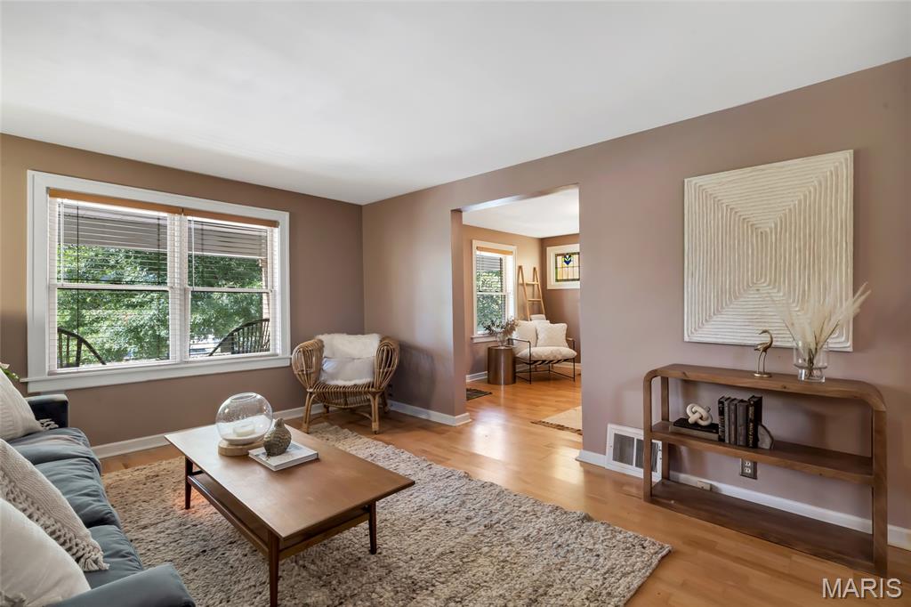 7572 Hiawatha Avenue