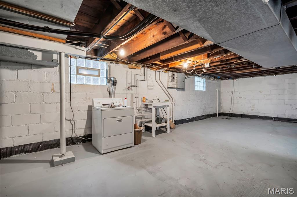 7572 Hiawatha Avenue