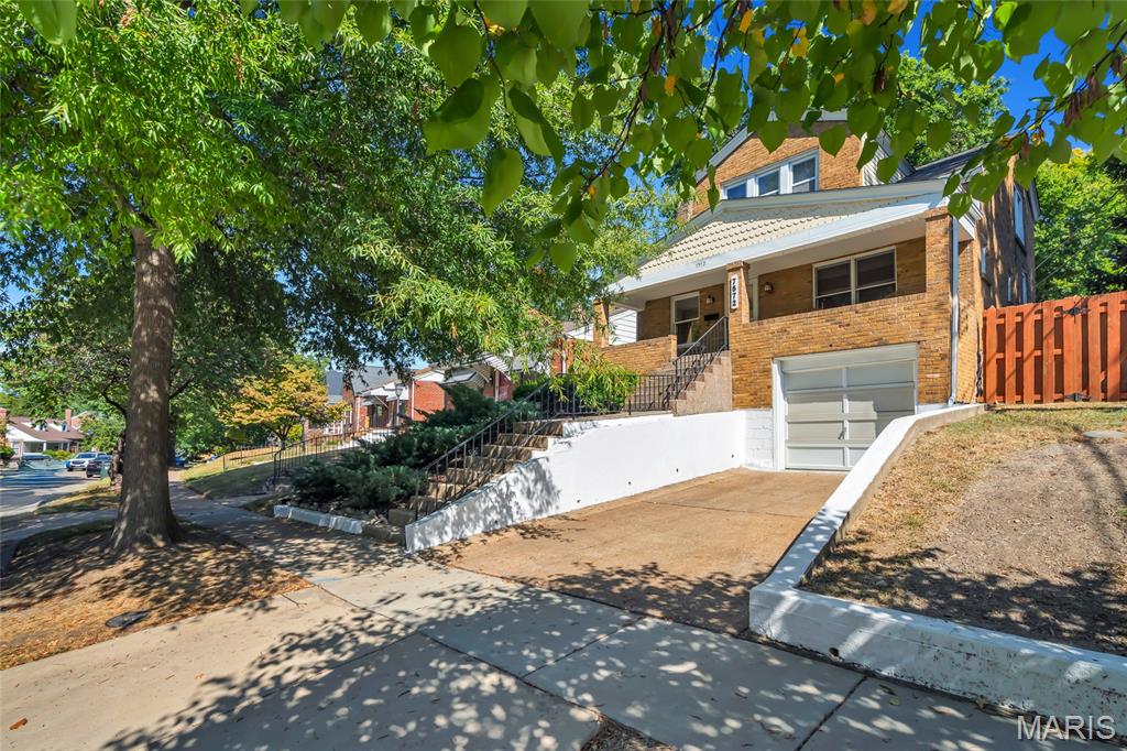 7572 Hiawatha Avenue