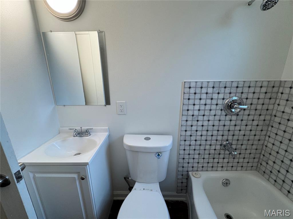 8 Oakwood Avenue