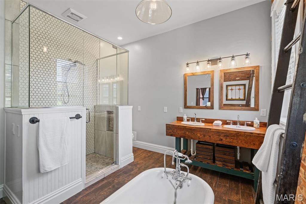 3629 Russell Boulevard