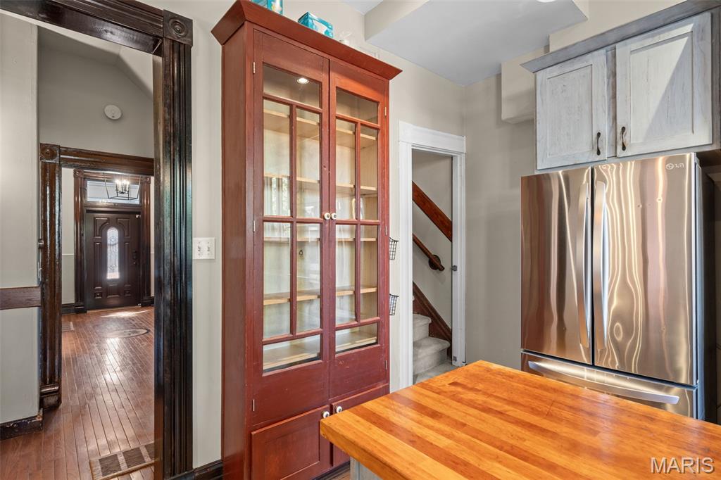 3629 Russell Boulevard