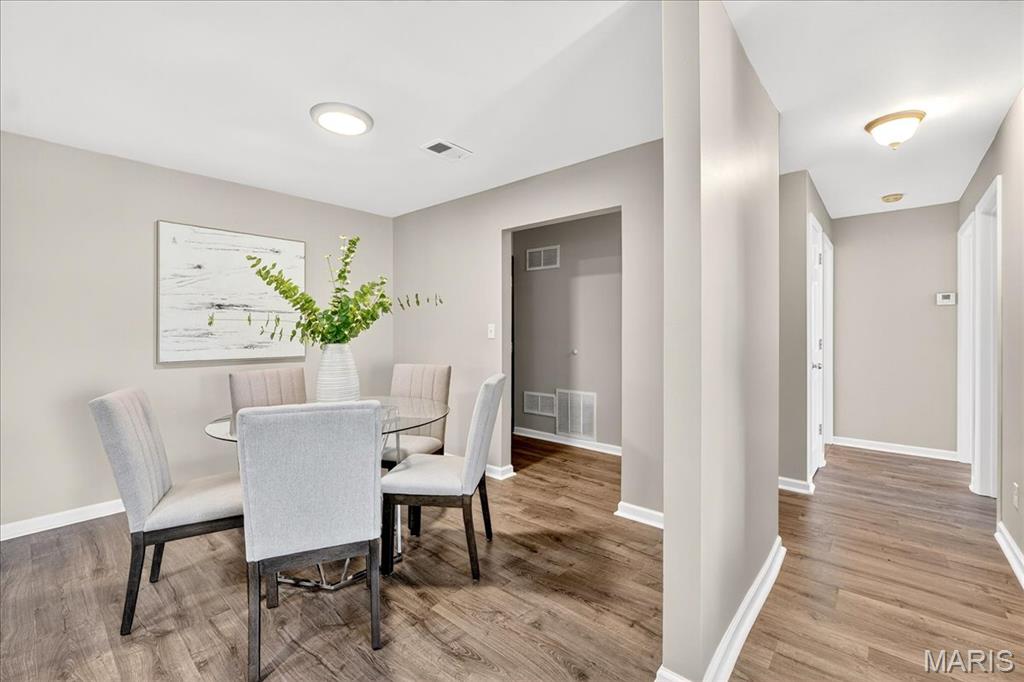 950 E East Rue De La Banque Unit: 208