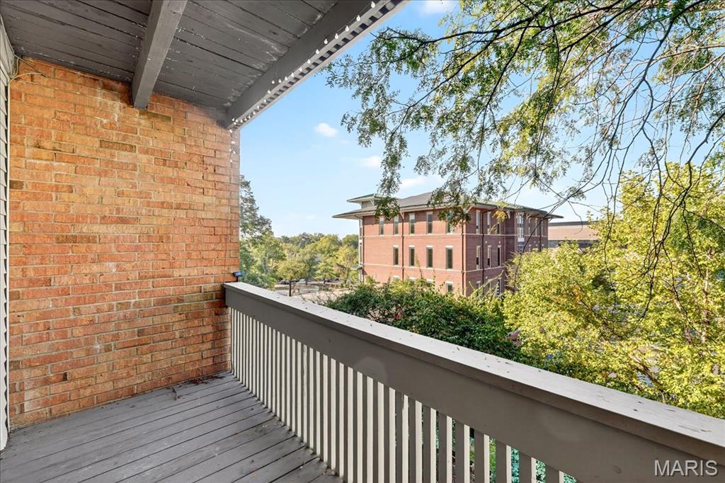 950 E East Rue De La Banque Unit: 208