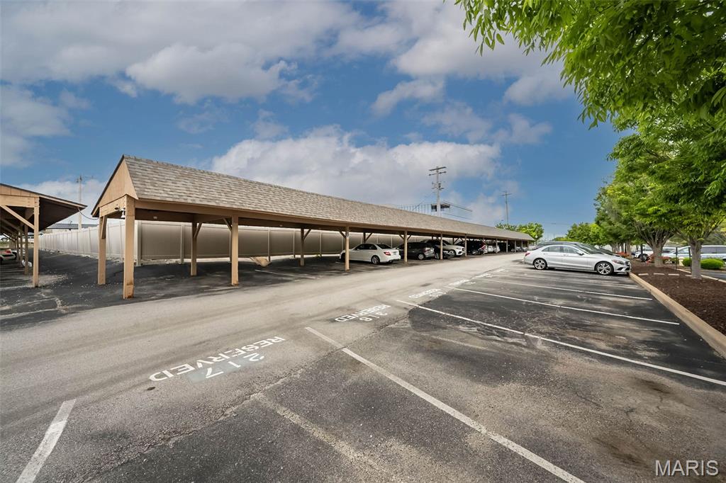 950 E East Rue De La Banque Unit: 208