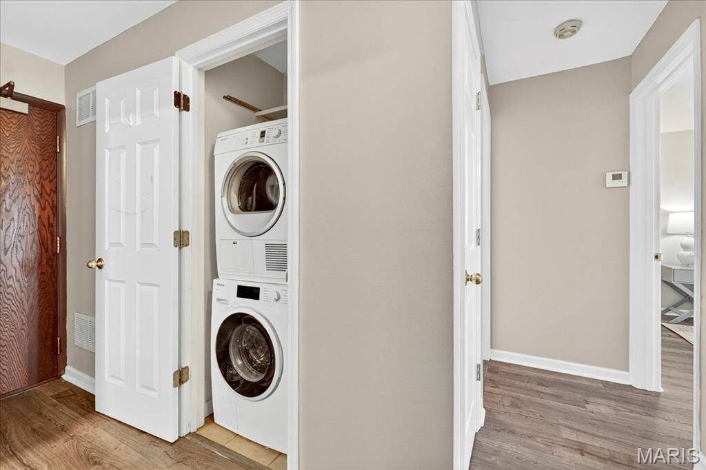 950 E East Rue De La Banque Unit: 208