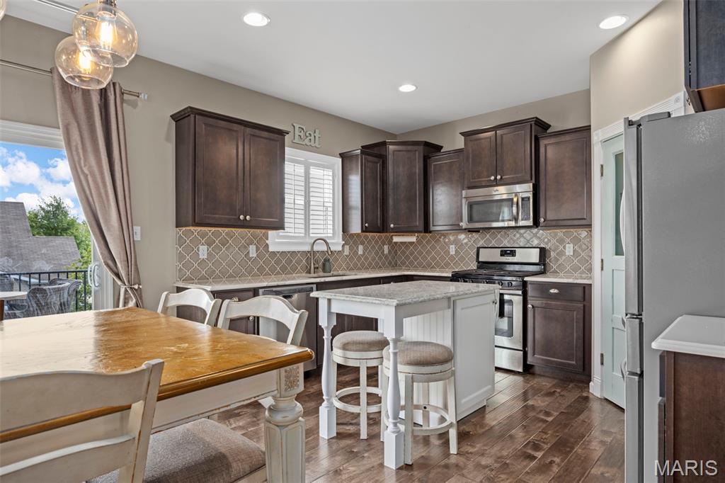 2022 Lynwood Ridge Drive