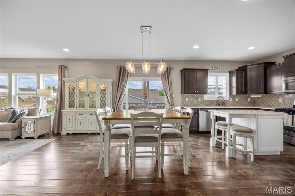 2022 Lynwood Ridge Drive