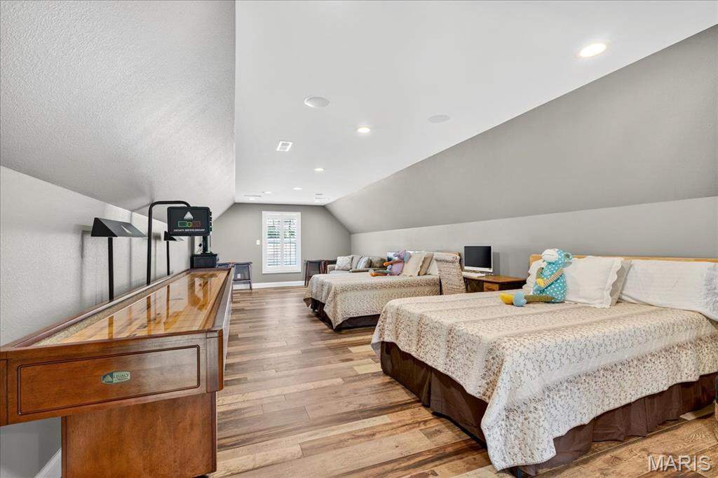 6020 N Lakeshore Drive