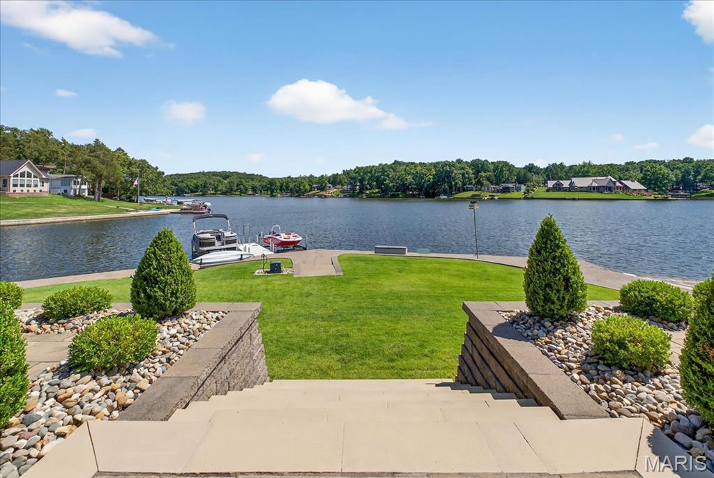 6020 N Lakeshore Drive
