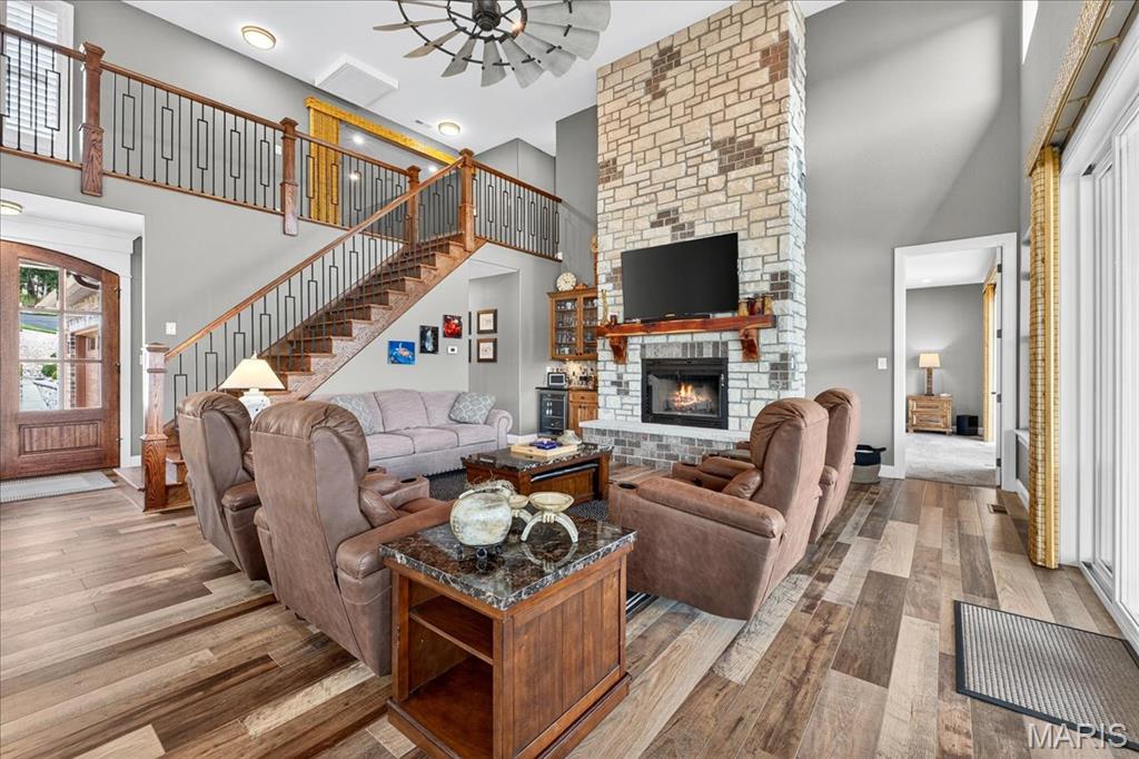 6020 N Lakeshore Drive