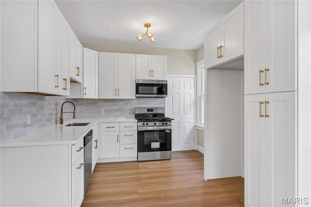 6215 Columbia Avenue