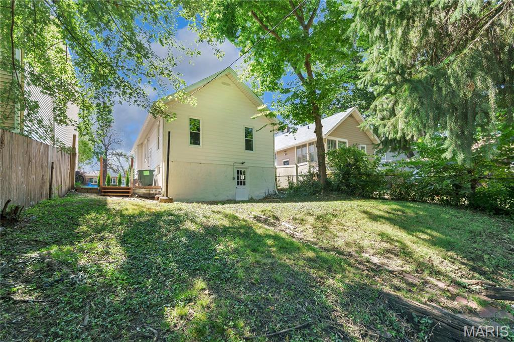 6215 Columbia Avenue