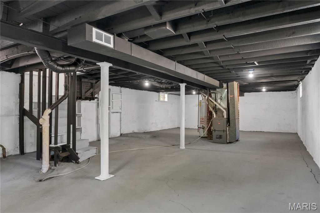 6215 Columbia Avenue