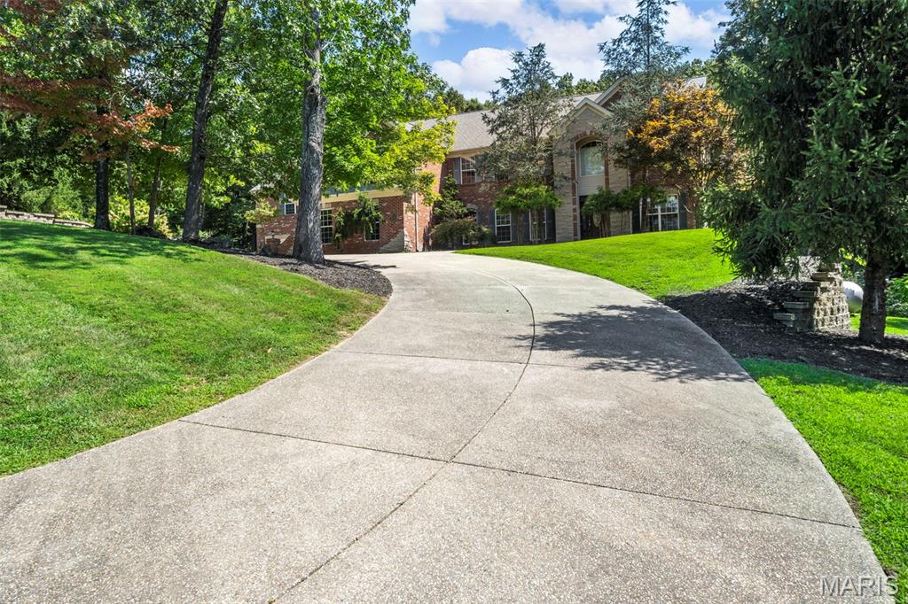 18498 Hollow Hills Drive