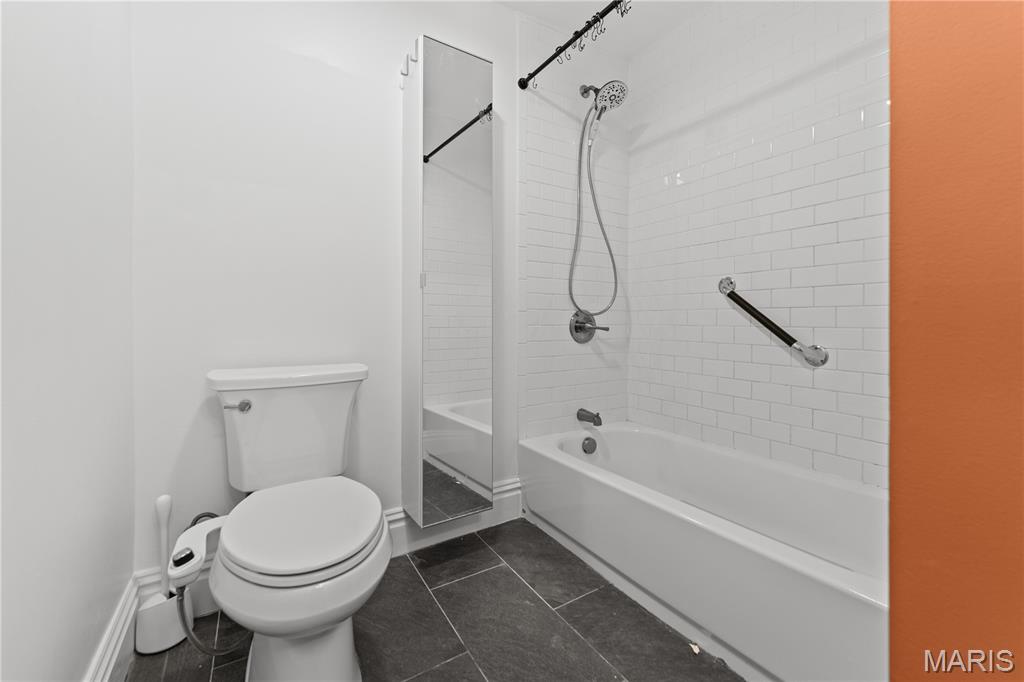 2014 James Street Unit: B