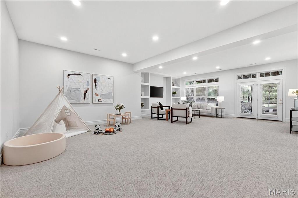 735 Stonebluff Court