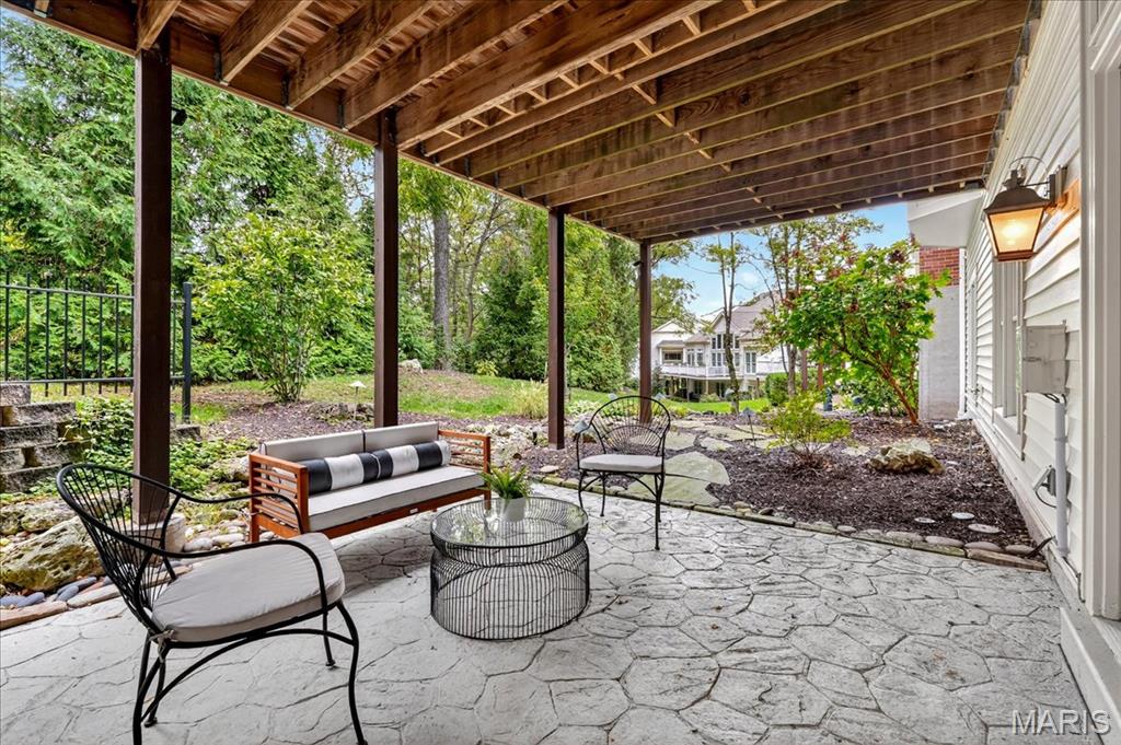 735 Stonebluff Court