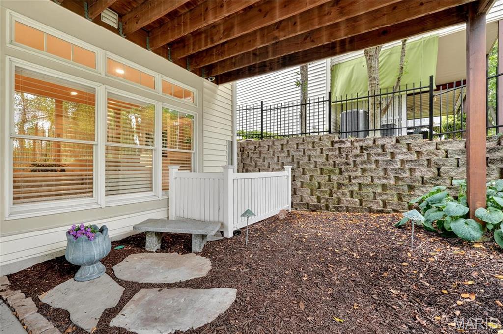 735 Stonebluff Court