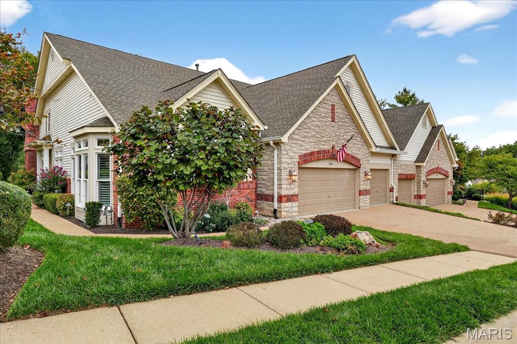 735 Stonebluff Court